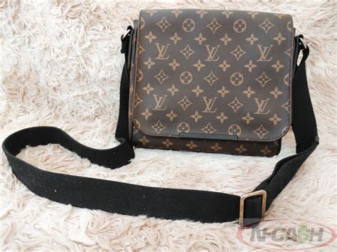 louis vuitton monogram macassar district pm